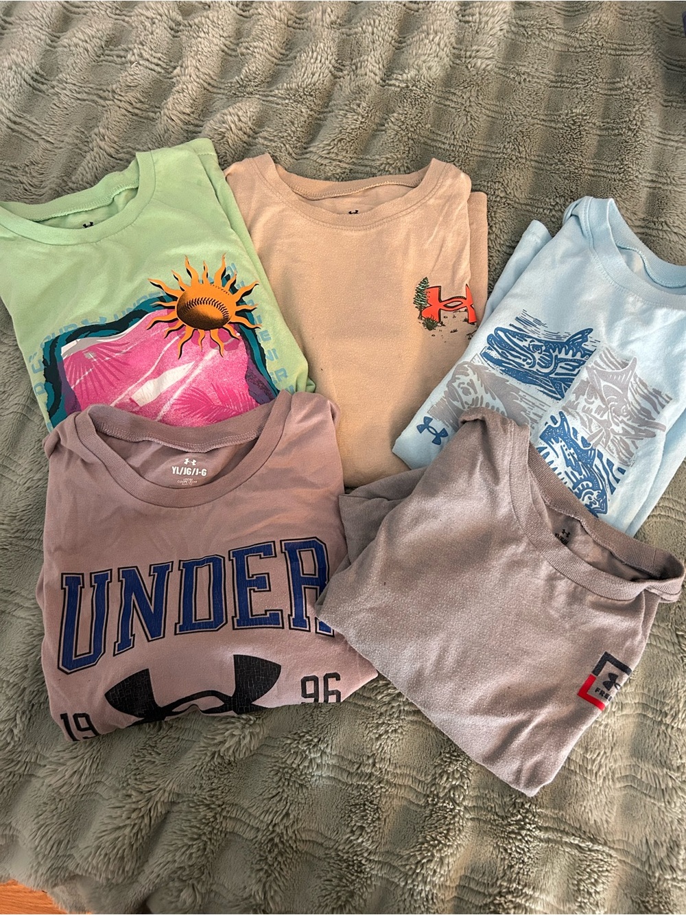 5 Under Armour Pastel Graphic Tee Bundle — Mauve, Mint, Peach, Light Blue, Gray